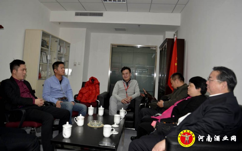 熊玉亮会长一行与中酒网高层座谈