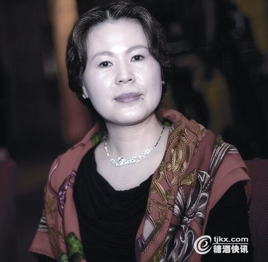 陈佳