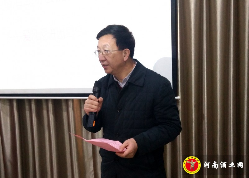 河南省酒业协会副会长兼秘书长蒋辉到会祝贺