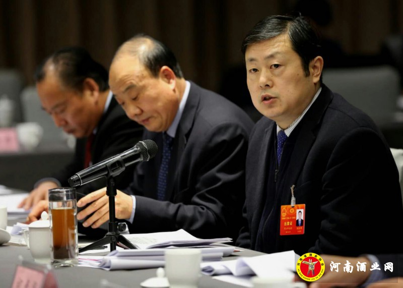 耿红伟代表在小组讨论上发言