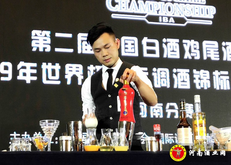选手激情调酒1