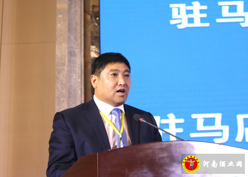 李华伟当选会长