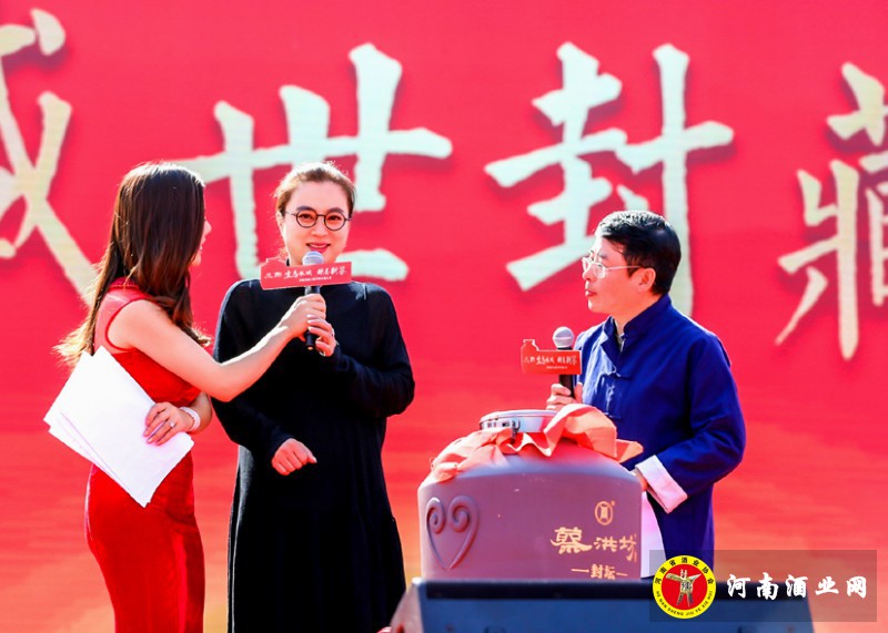 阿丘现场采访李玲玉