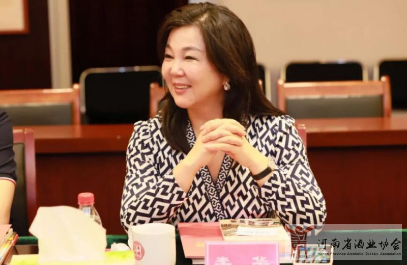 李华